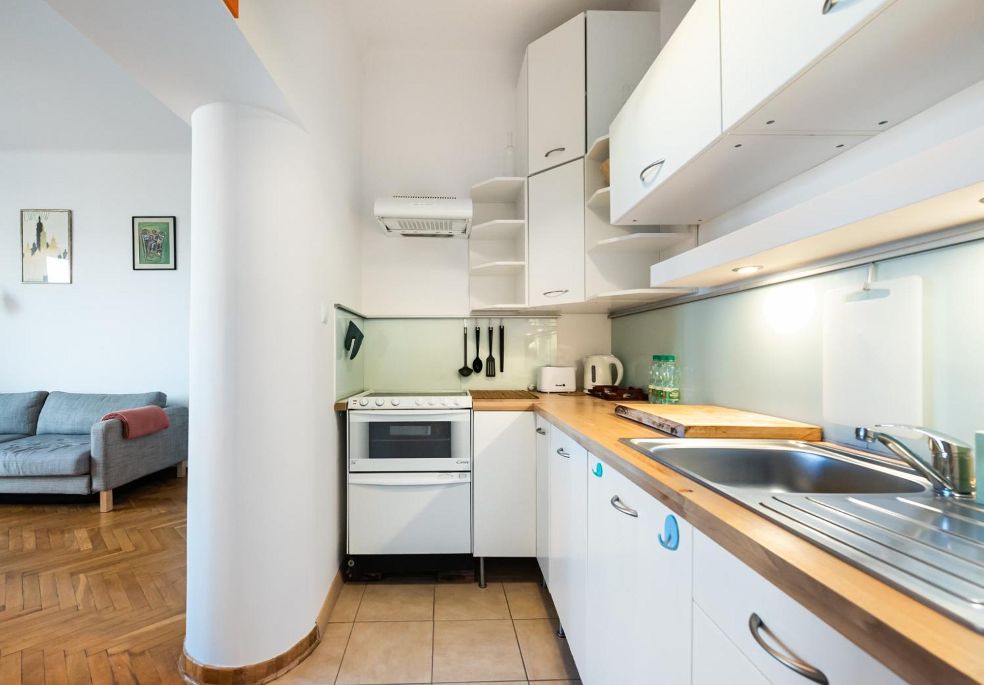 Plac Wilsona 2-Bedroom Apartment Varsavia Esterno foto